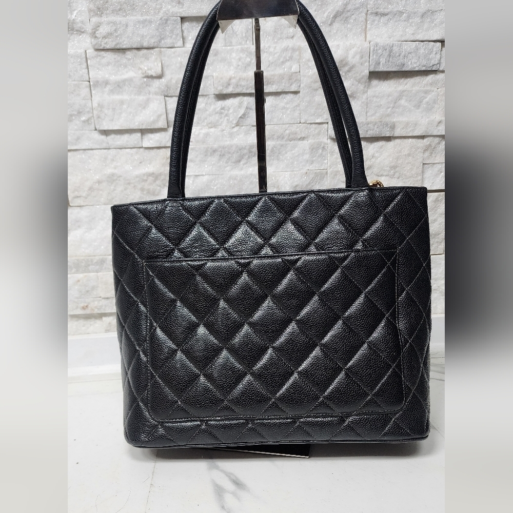 CHANEL Caviar Maidallon Bag - Picture 4 of 15